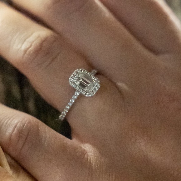 Tiffany & Co. 1.18 Carat Diamond Solitaire Engagement Ring - Picture 2 of 7